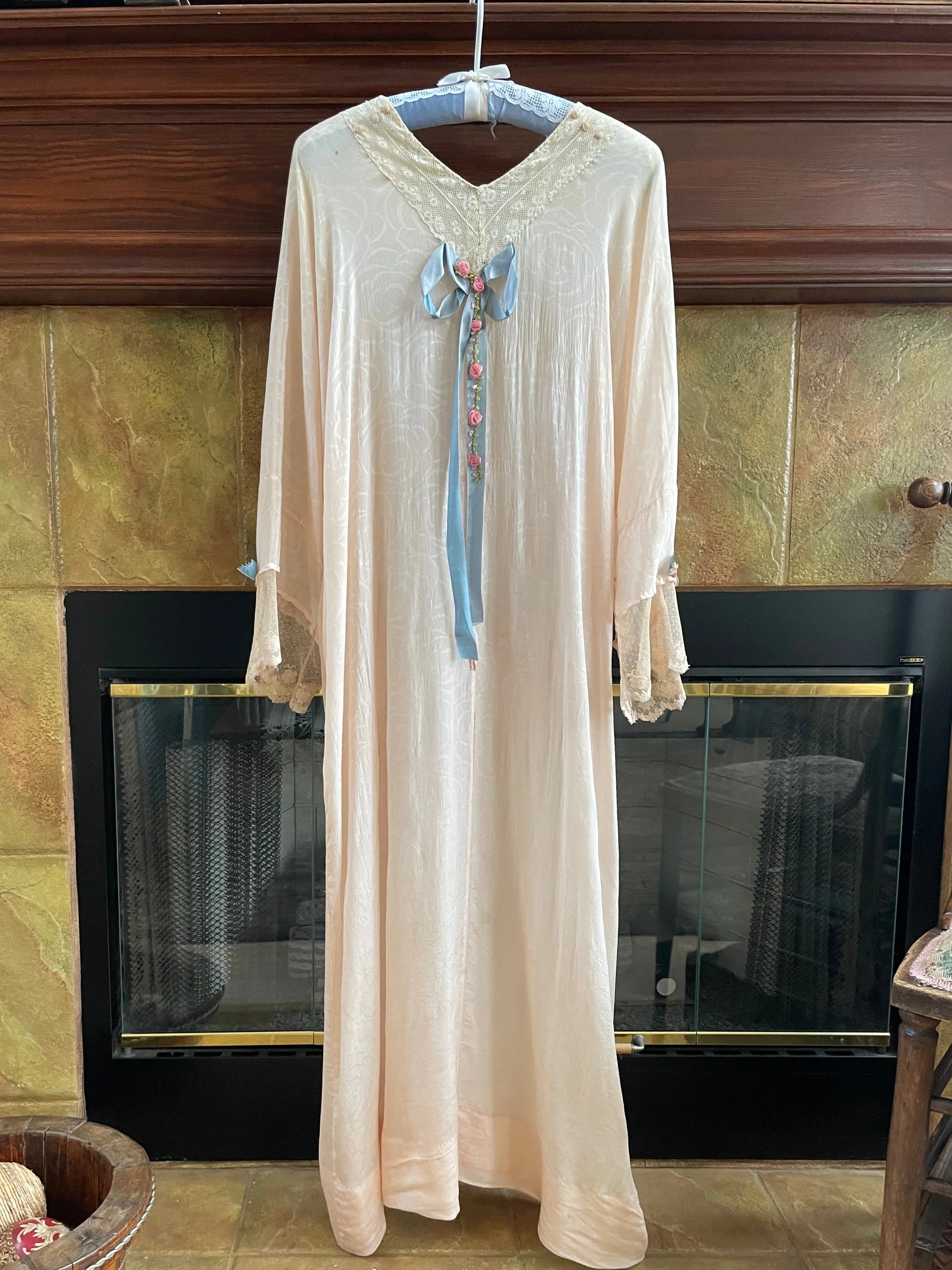 1920s Lace & Deco Floral Printed Silk Ribbon-work Robe
