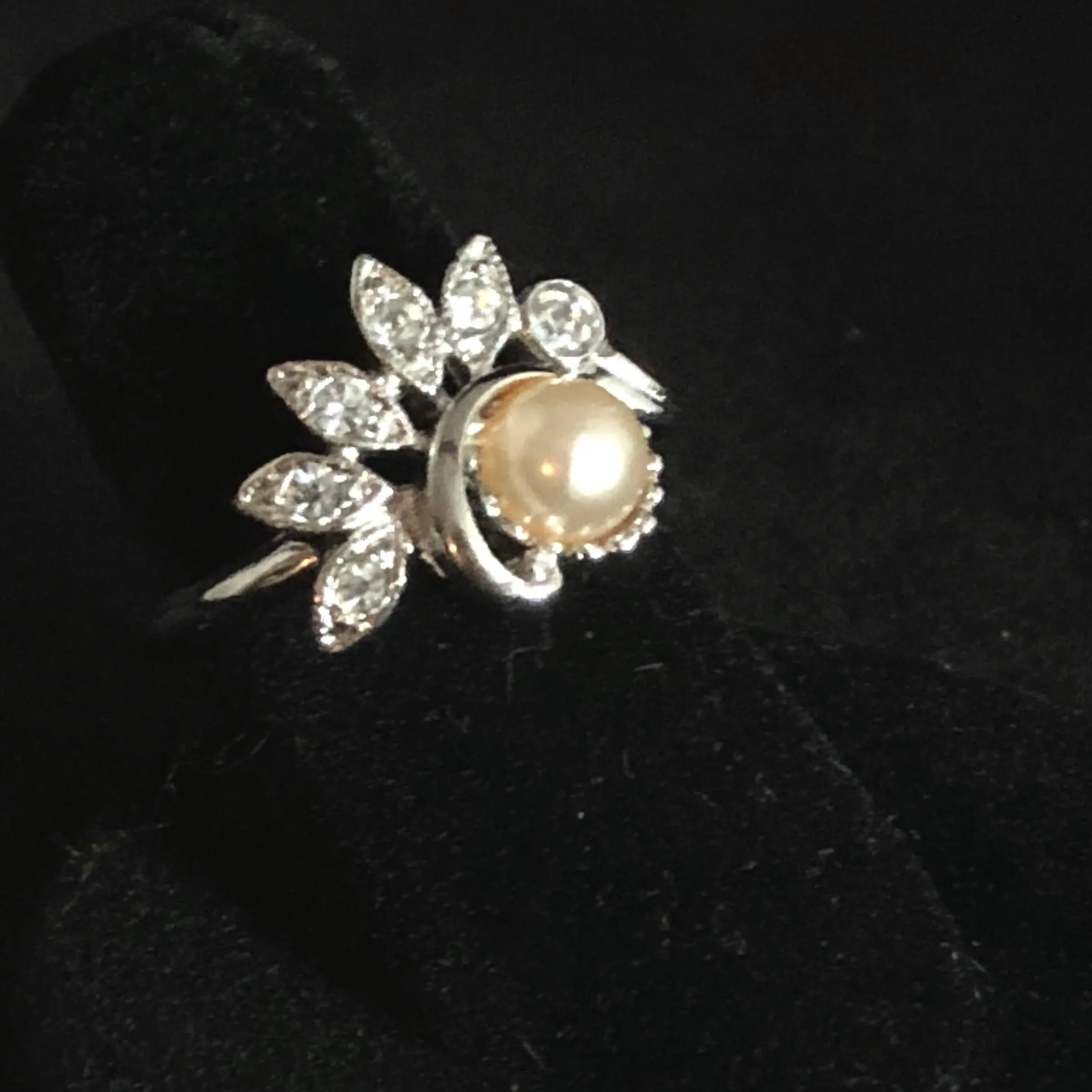 1975 Avon Fan Fare Ring