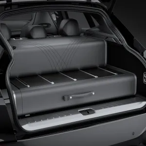 Aston Martin DBX Hamper