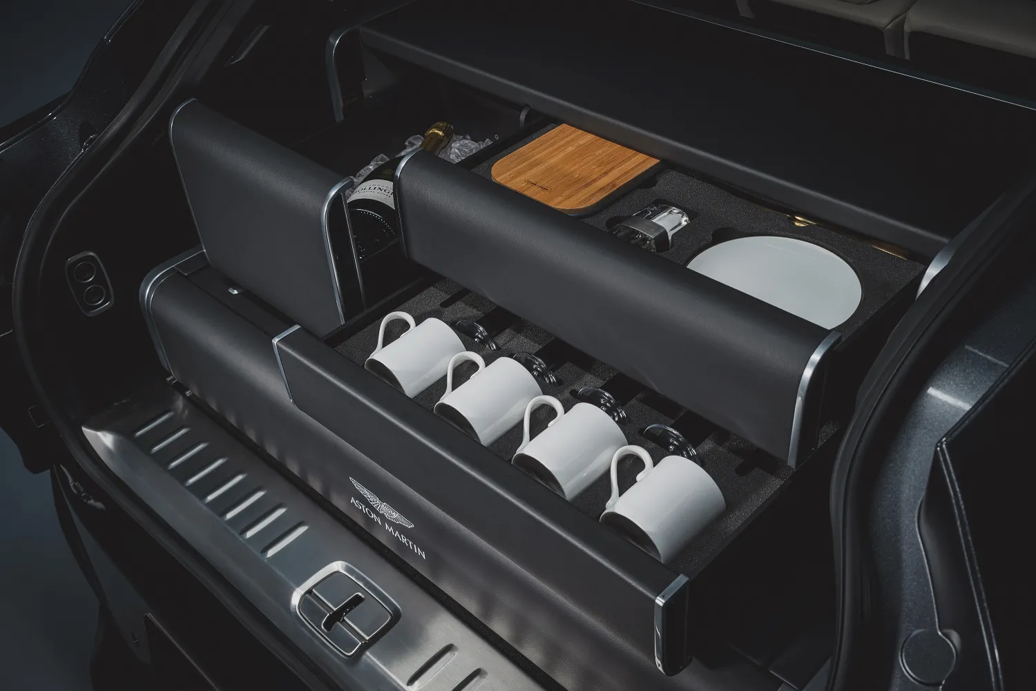 Aston Martin DBX Hamper