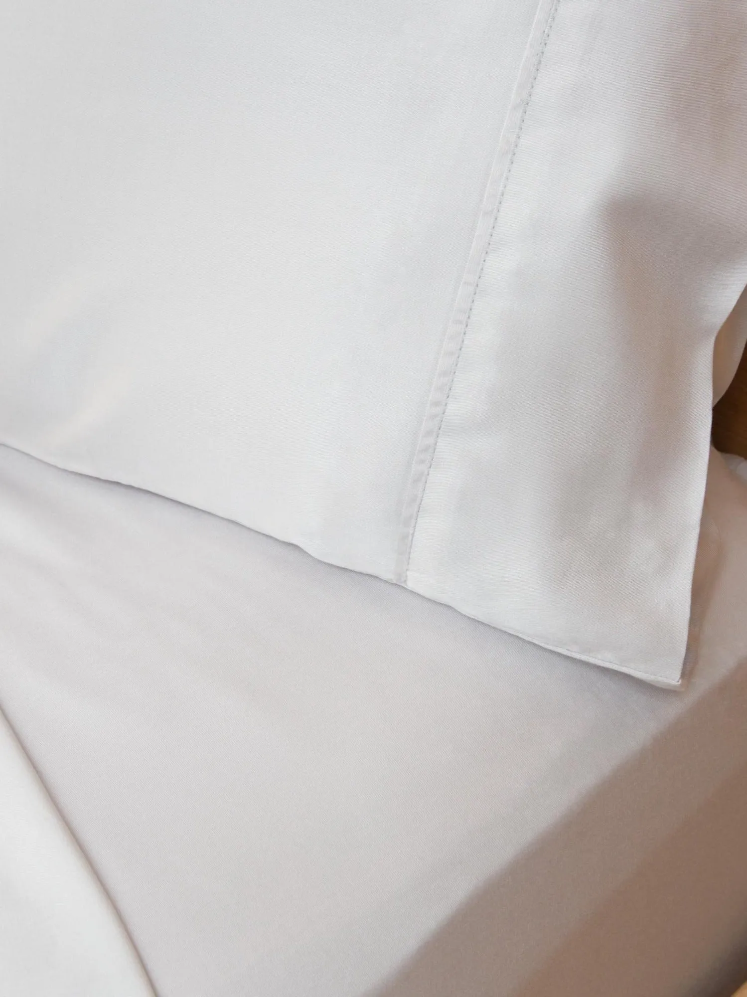 Bamboo Fitted Sheet (Queen) - White