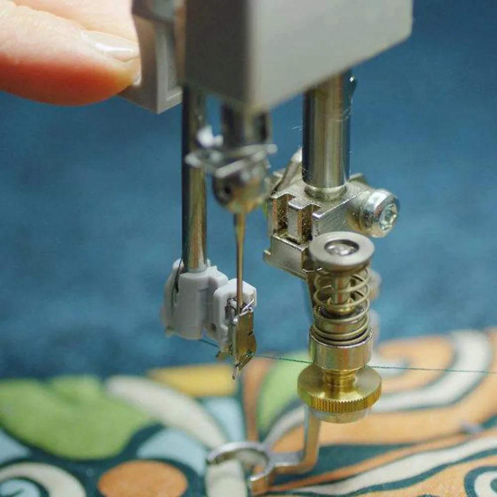 Bernina Q16 Longarm Quilting Machine with Koala Table