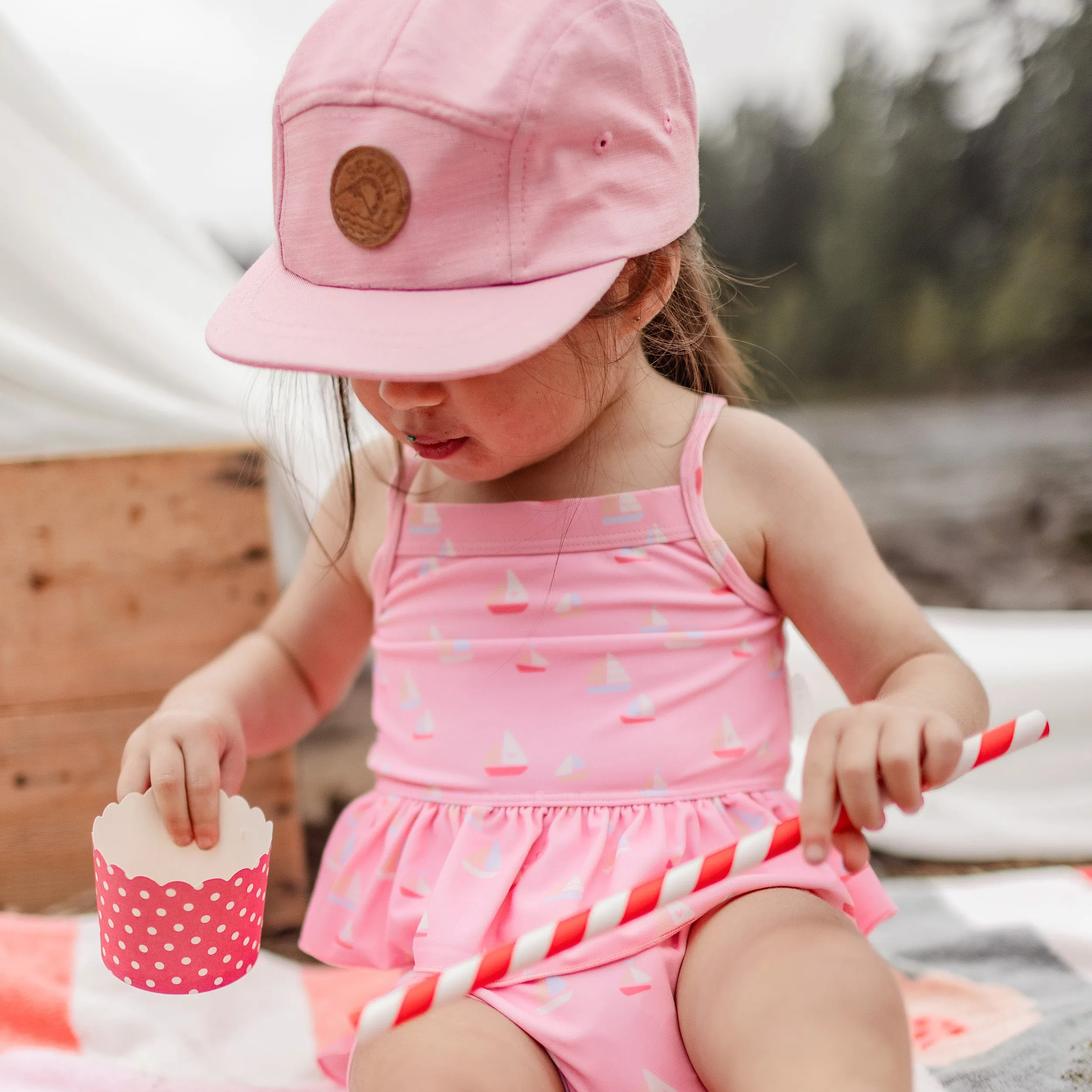 Casquette rose à visière plate en lin et coton, bébé || Pink cap with flat visor in linen and cotton, baby