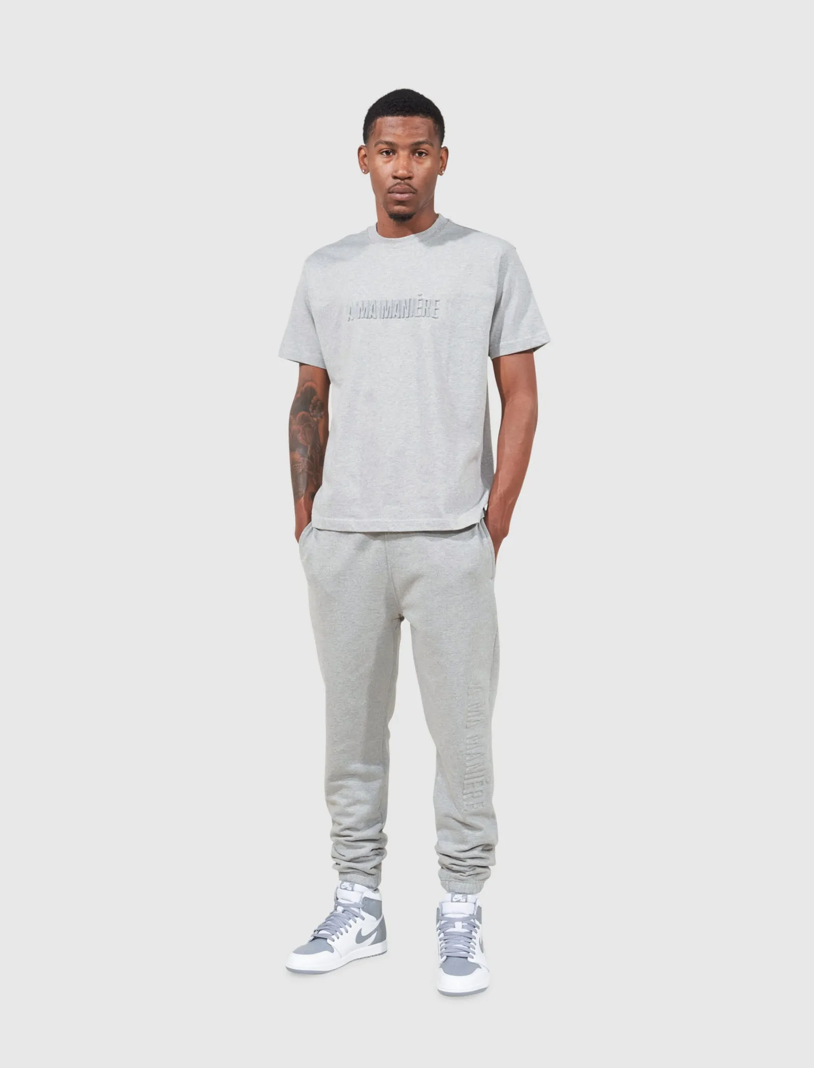 CONTRAST STITCH T-SHIRT