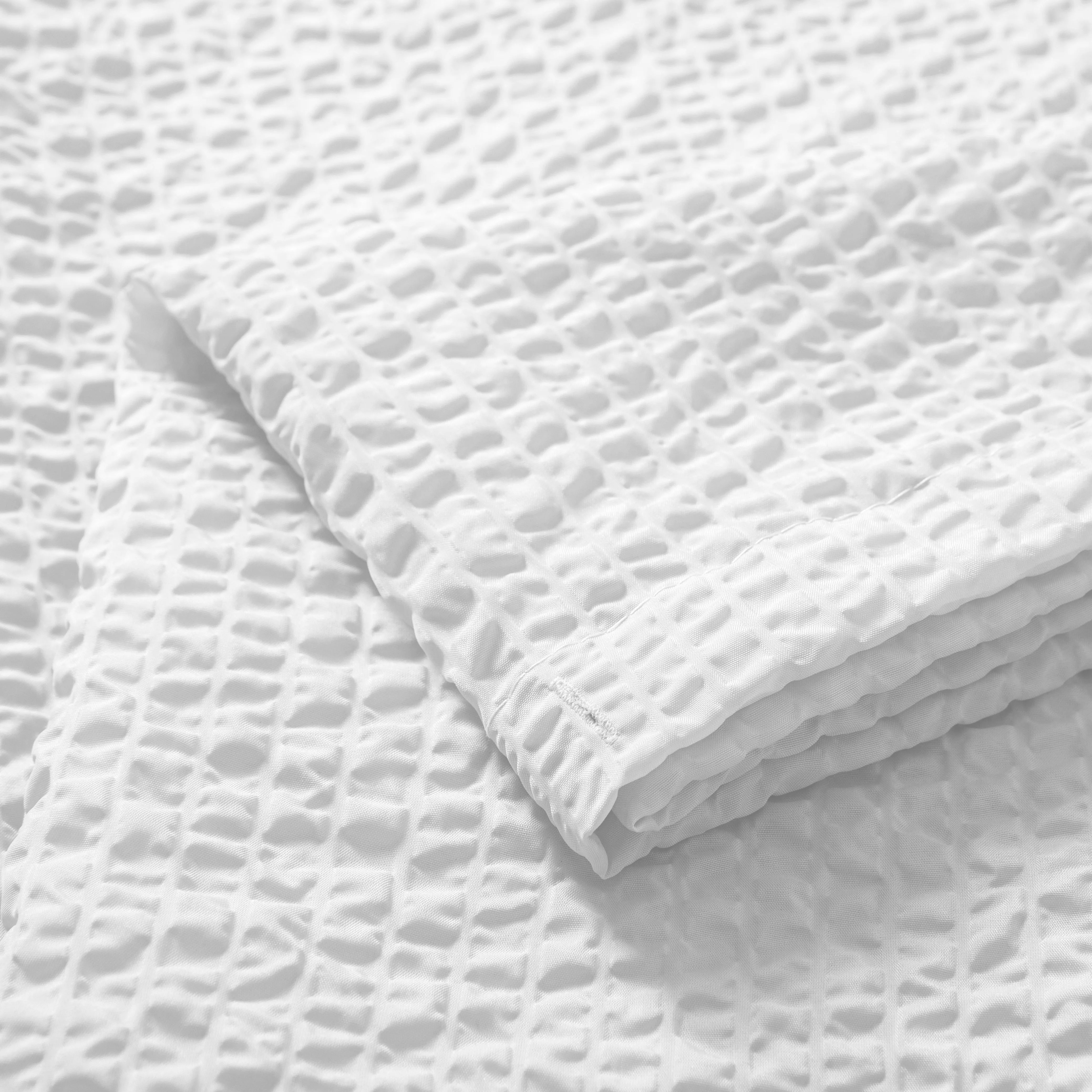Dainty Home Tranquility Embossed Seersucker Designed 70" x 72" Shower Curtain