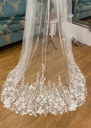 Lovers lavish lace trim bridal veil in ivory Express NZ Wide