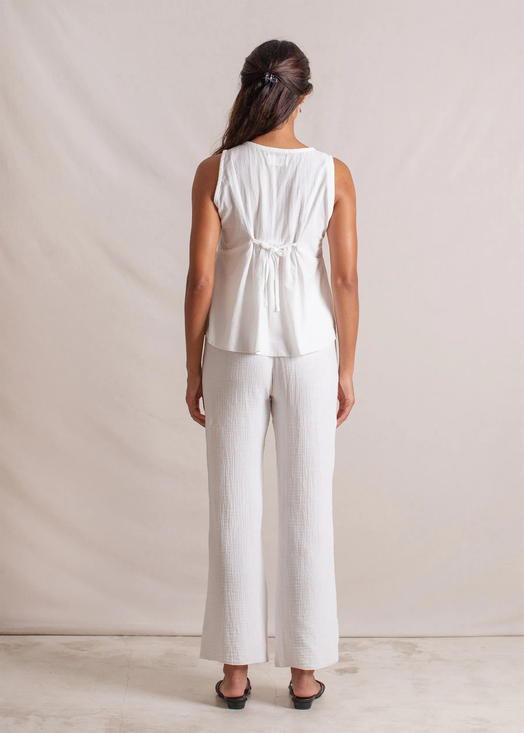 Mökki Top Off White