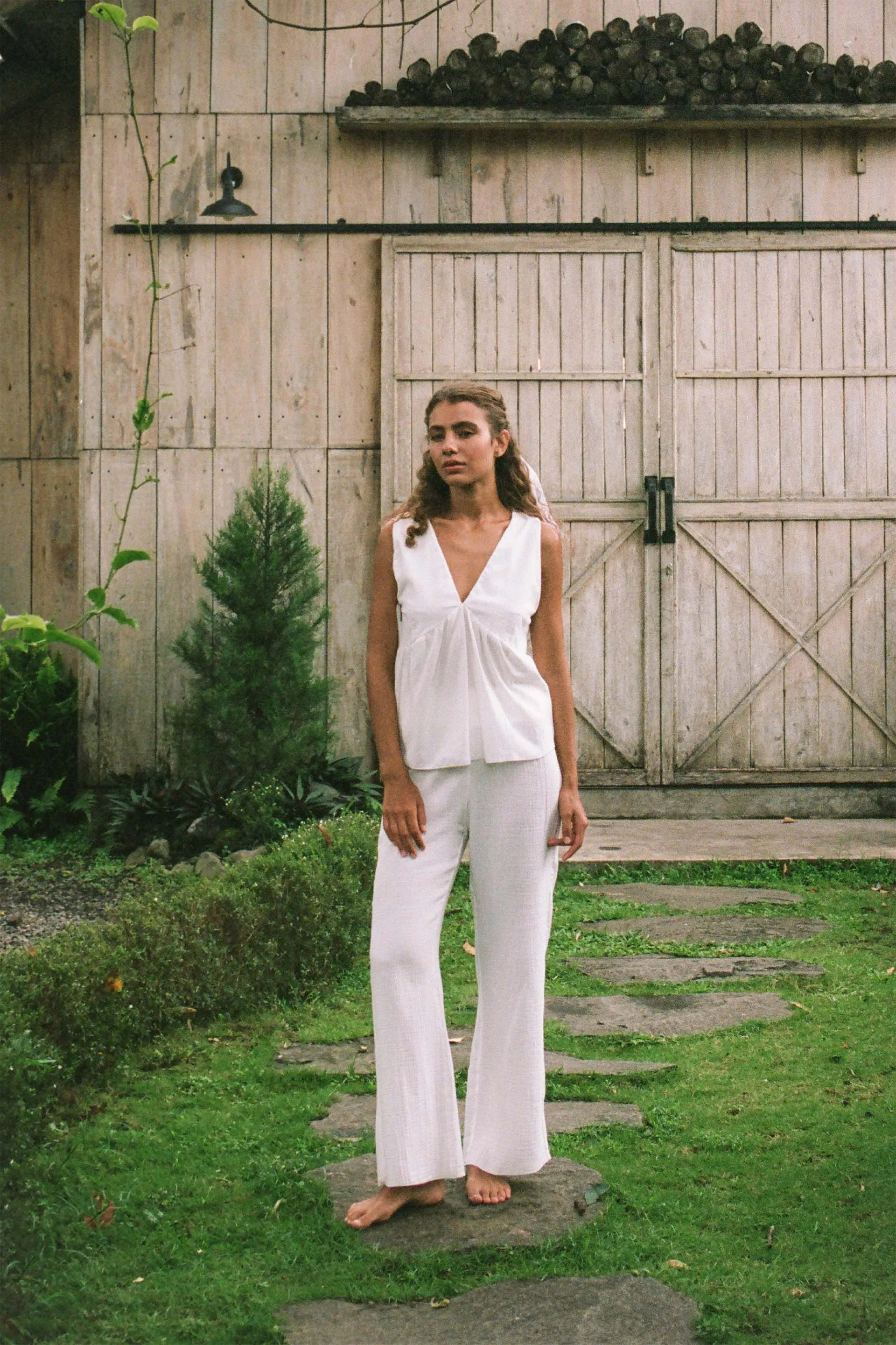 Mökki Top Off White