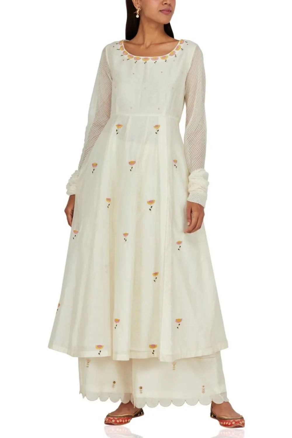 Nargis Kalikurta With Daisy Buti & Chanderi Silk Palazzo