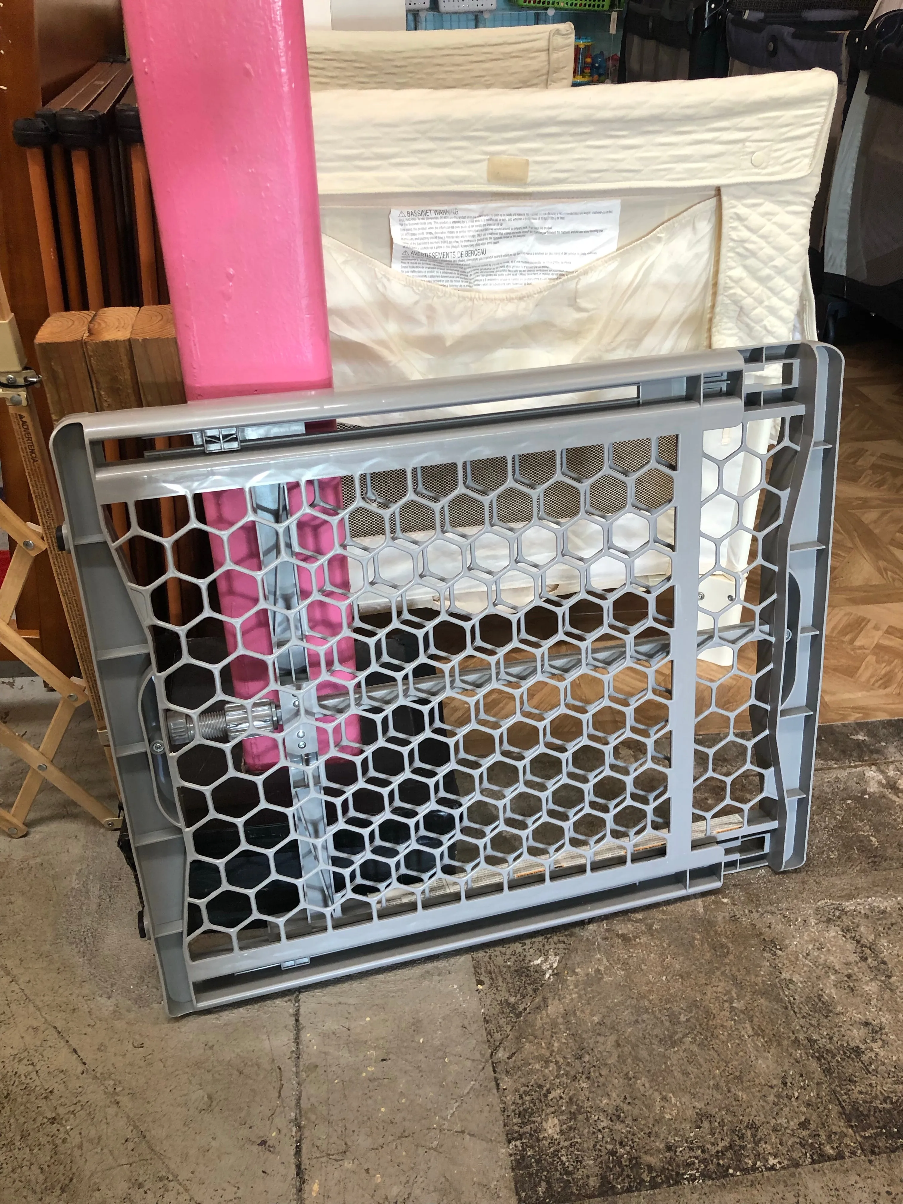 Regalo Expandable Safety Gate, Grey