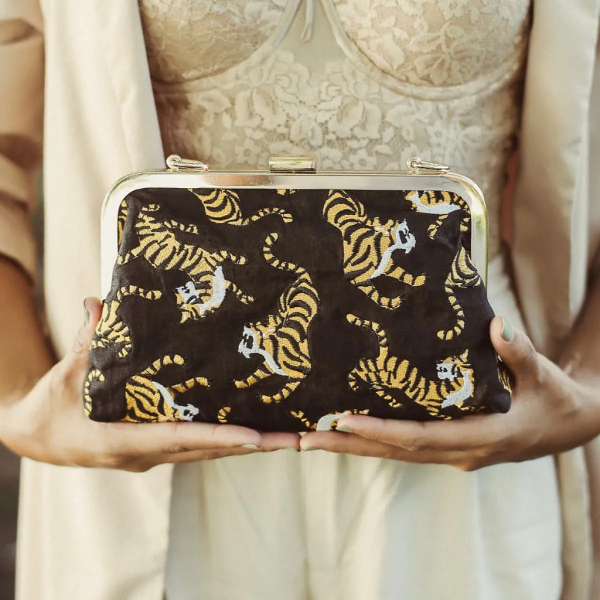 Sumatran Tiger Linen Clutch-Black