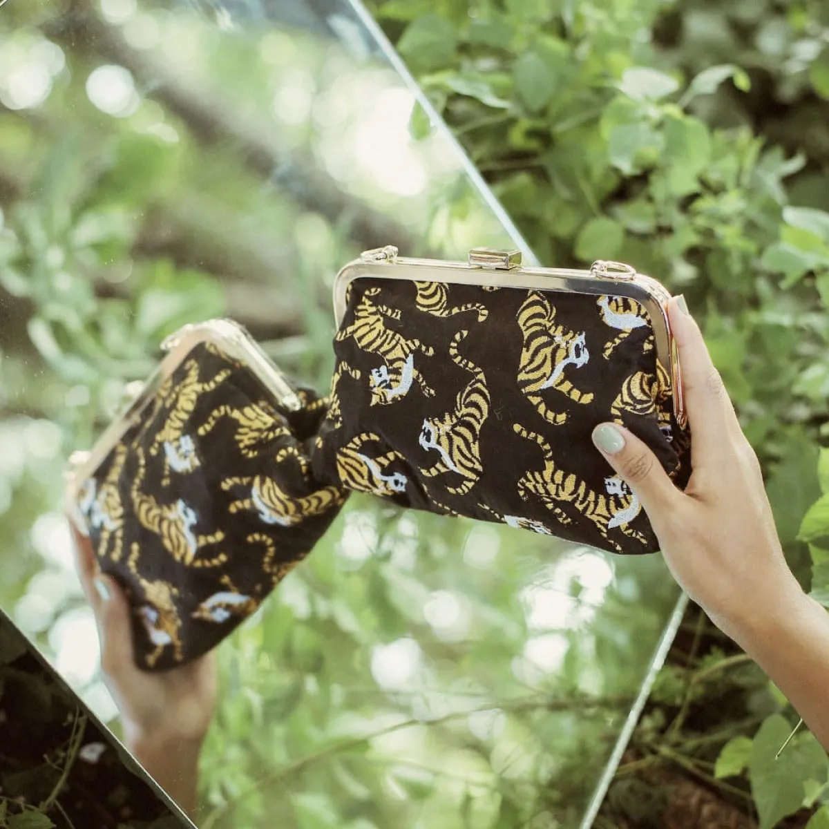 Sumatran Tiger Linen Clutch-Black