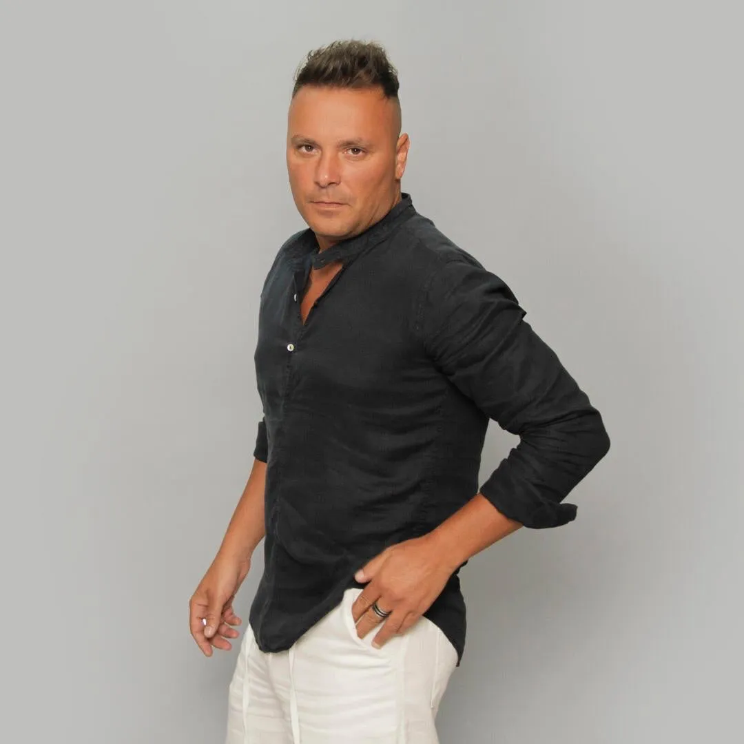 The Linen Shirt