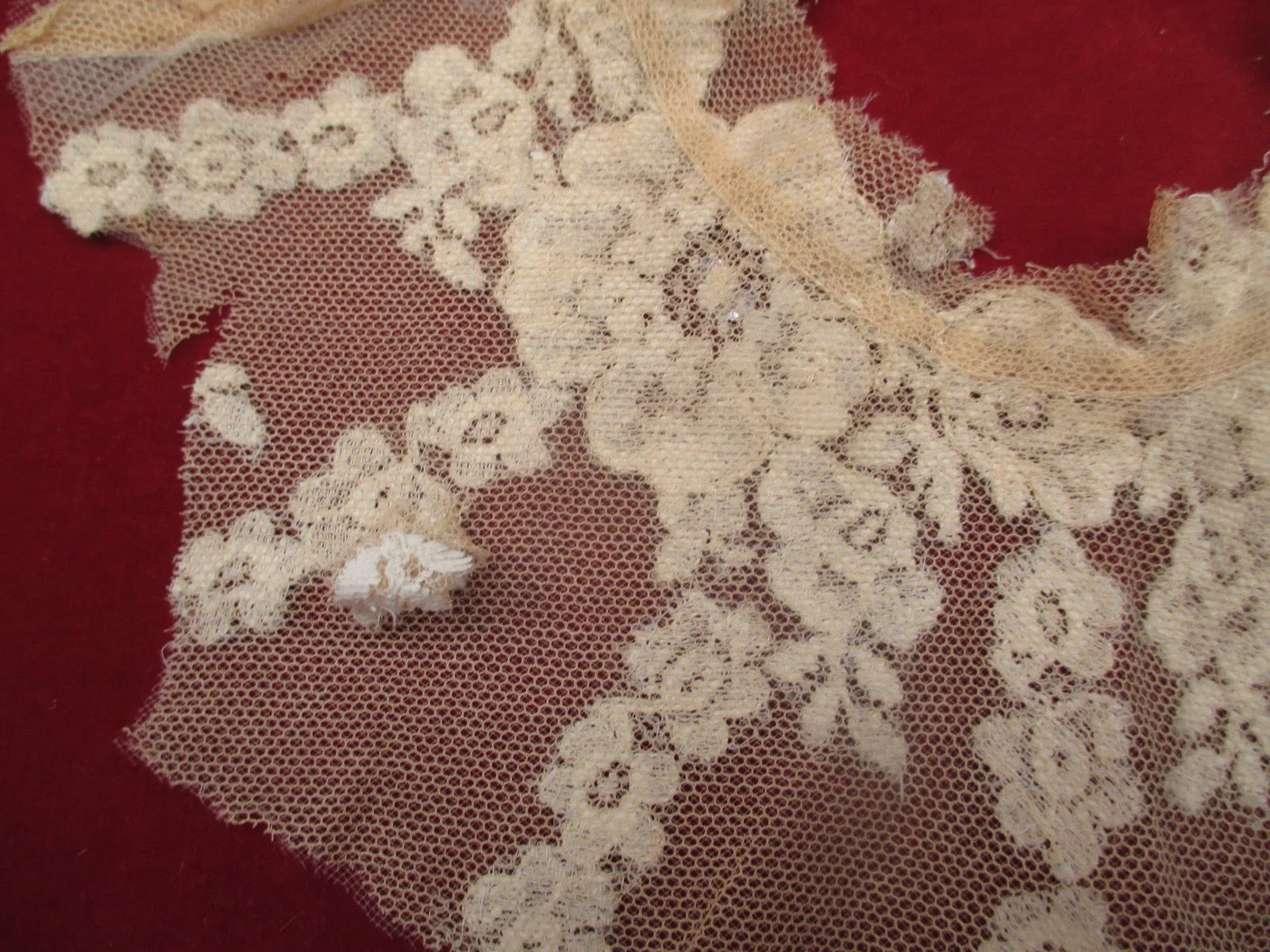 Vintage 30s beaded lace applique remnant