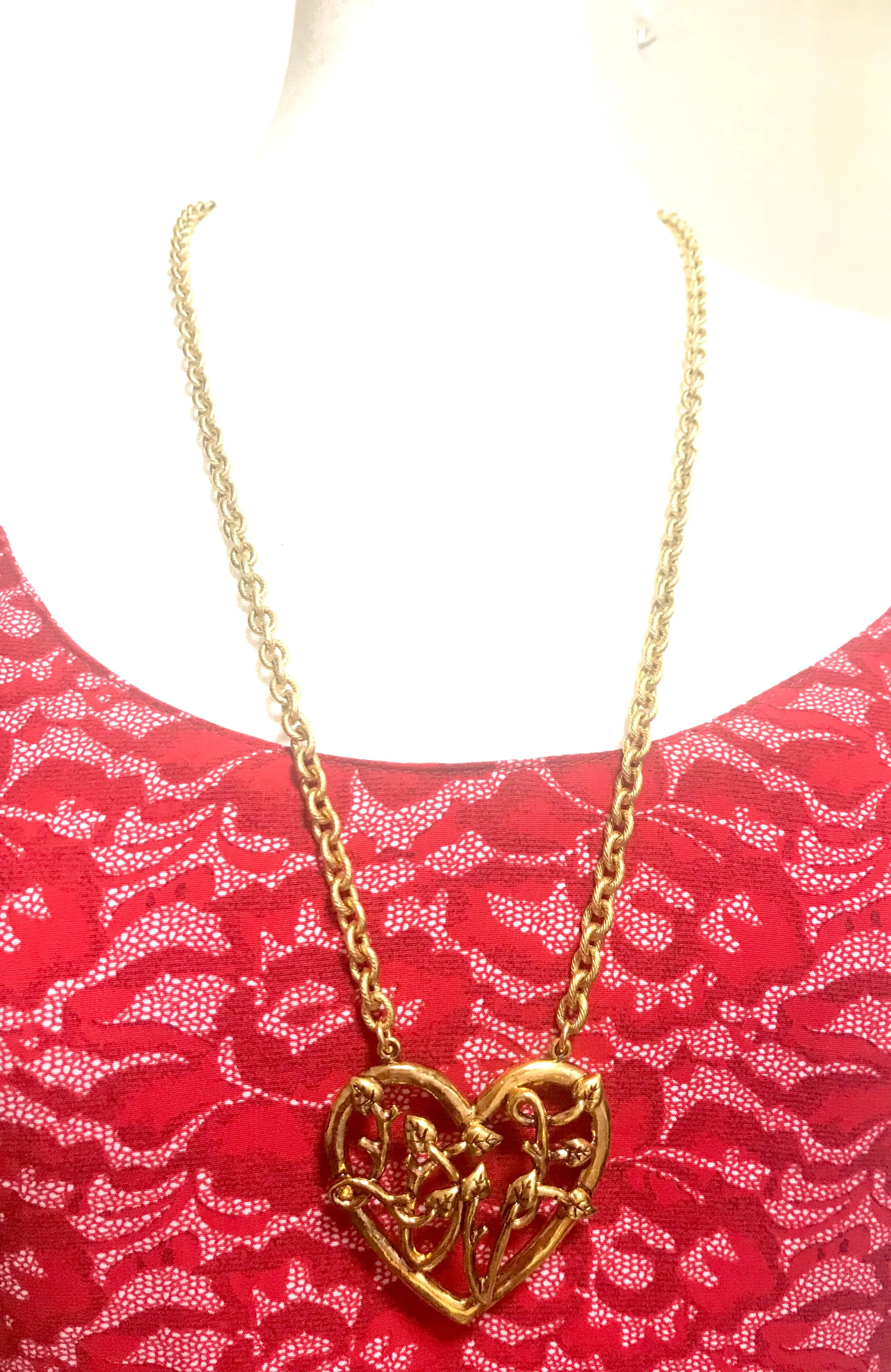 Vintage Moschino golden chain necklace with large arabesque heart design pendant top. Moschino BIJOUX jewelry.